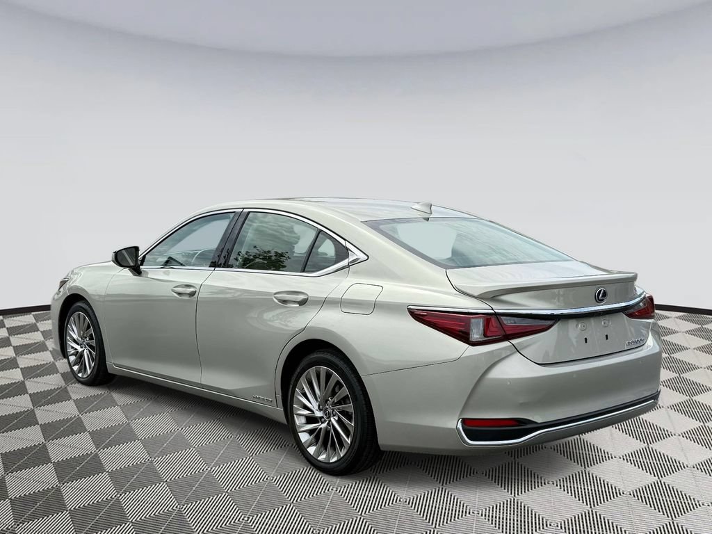 Used 2019 Lexus ES 300h FWD image 4