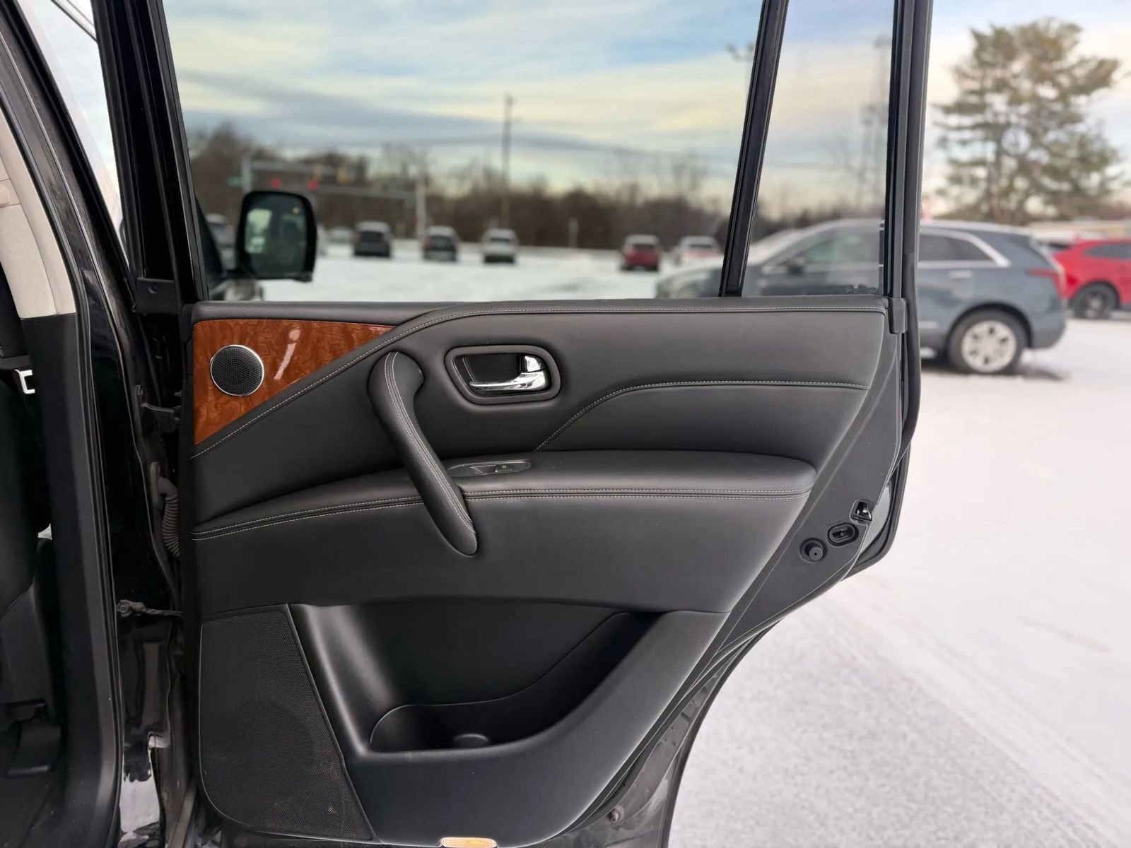 Used 2019 INFINITI QX80 Luxe w/ Proassist Package image 15