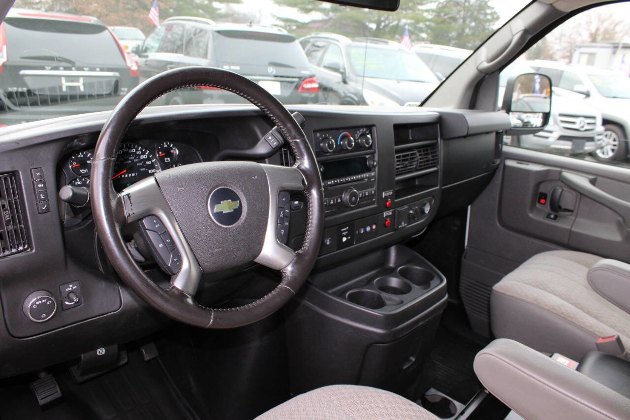 Used 2015 Chevrolet Express 2500 image 13
