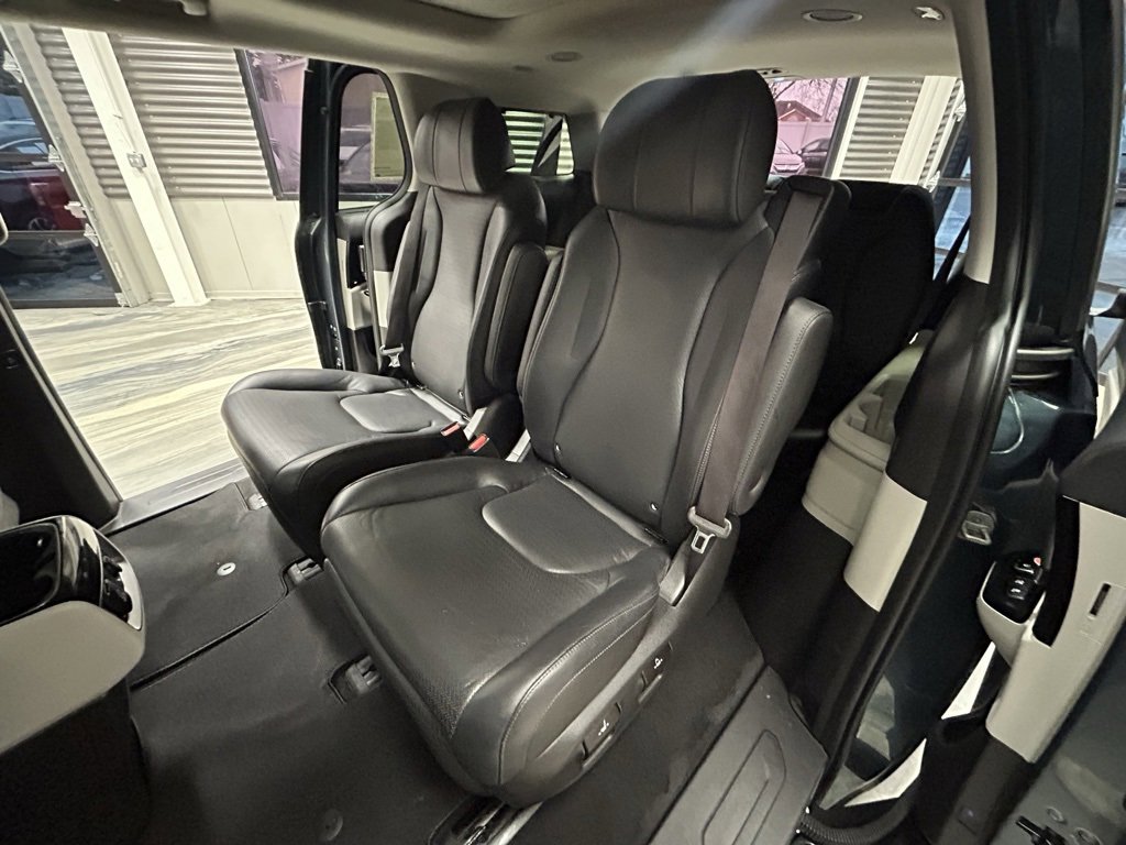 Used 2022 Kia Carnival SX Prestige image 9