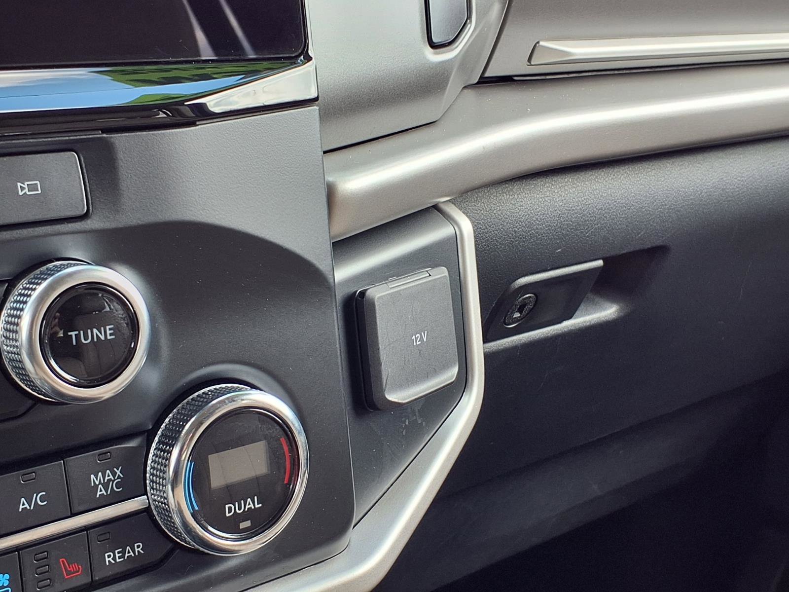 Used 2022 Ford Expedition XLT image 16