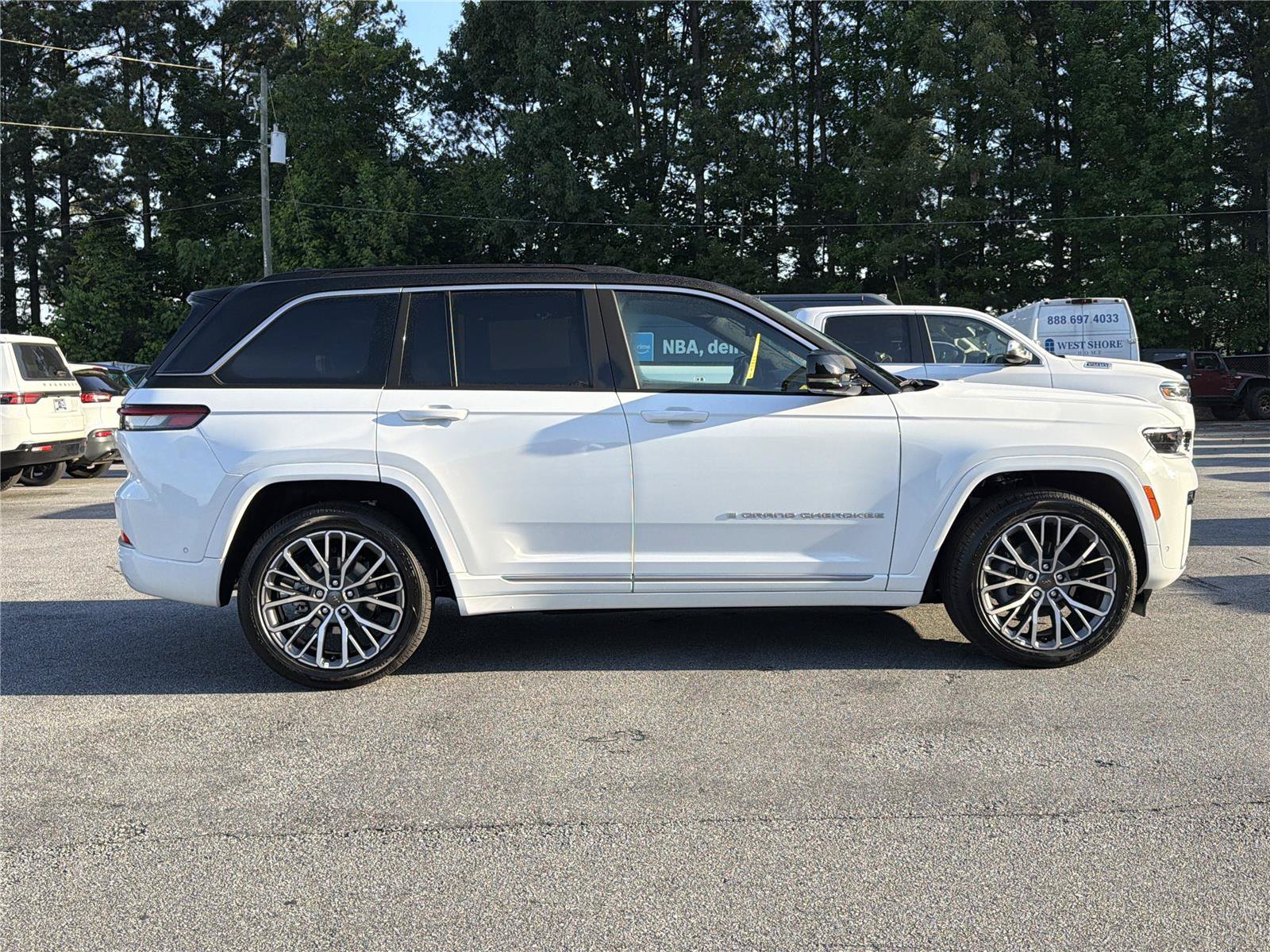 New 2026 Jeep Grand Cherokee Summit AWD/4WD image 4