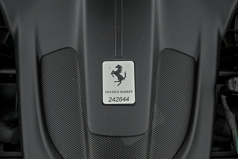 Used 2019 Ferrari Portofino RWD image 19