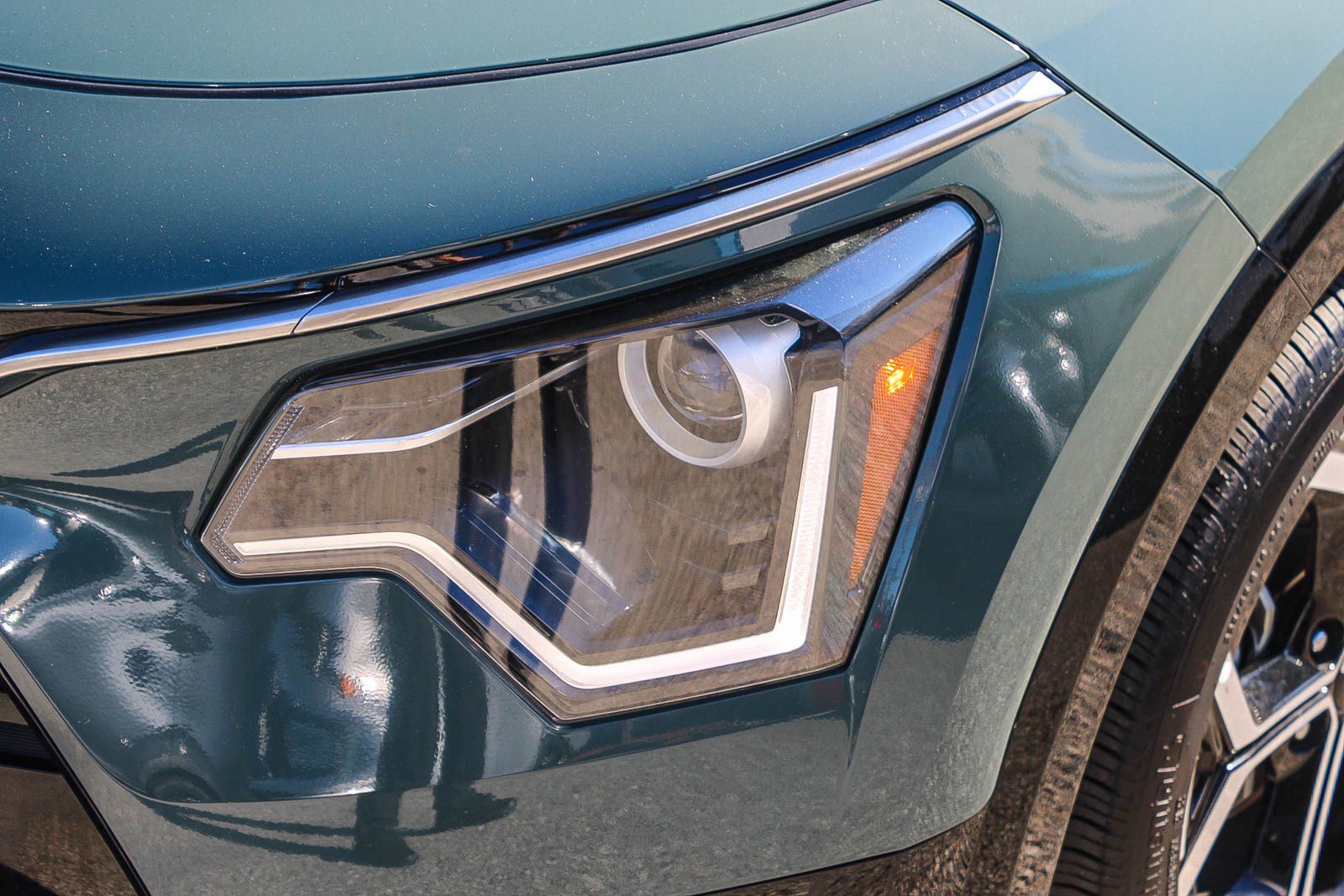 Used 2023 Kia Niro EX Touring image 5