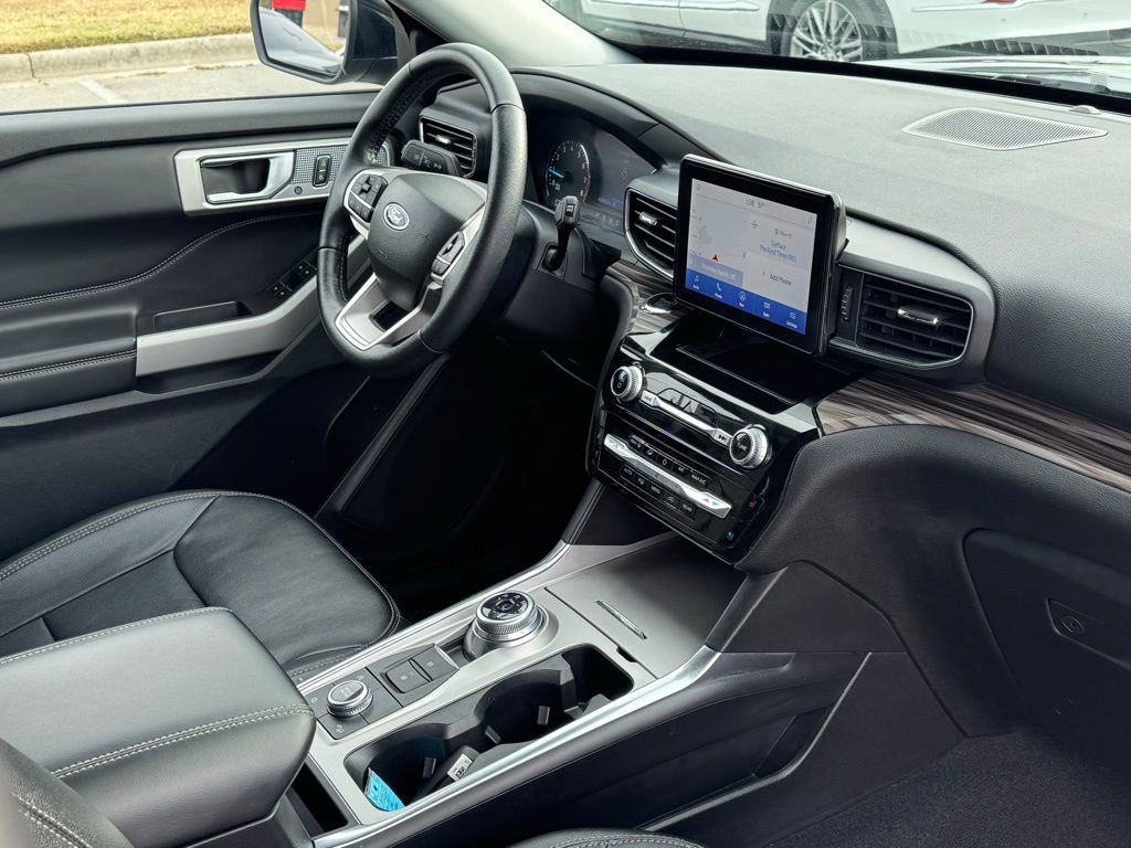 Used 2023 Ford Explorer Limited image 5