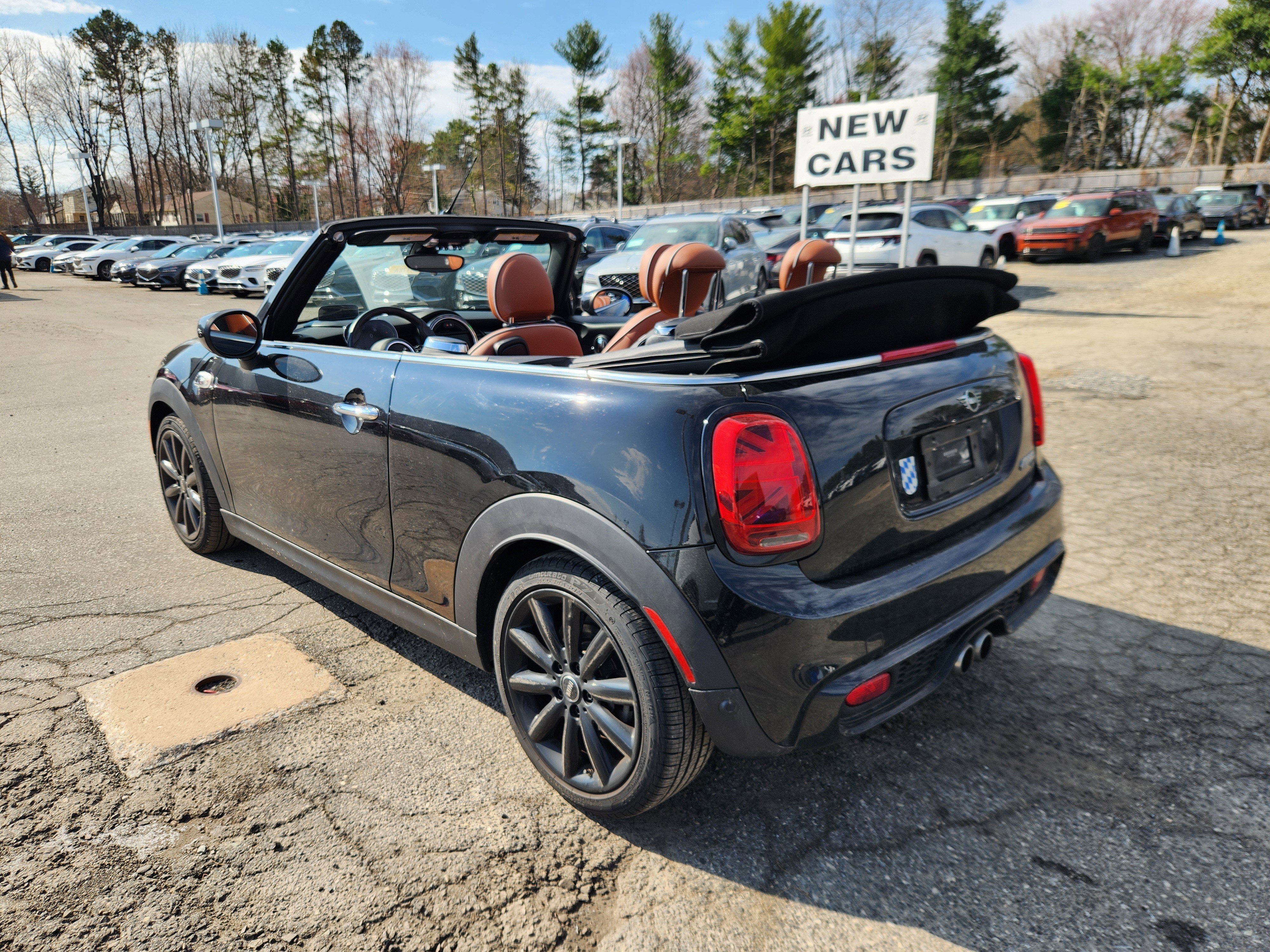 Used 2021 MINI Cooper S w/ Driver Assistance Package image 9