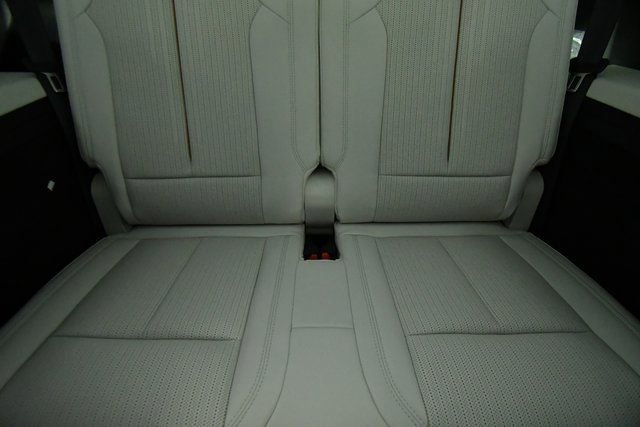 New 2026 Cadillac Vistiq Sport w/ LPO, Floor Liner Package image 27