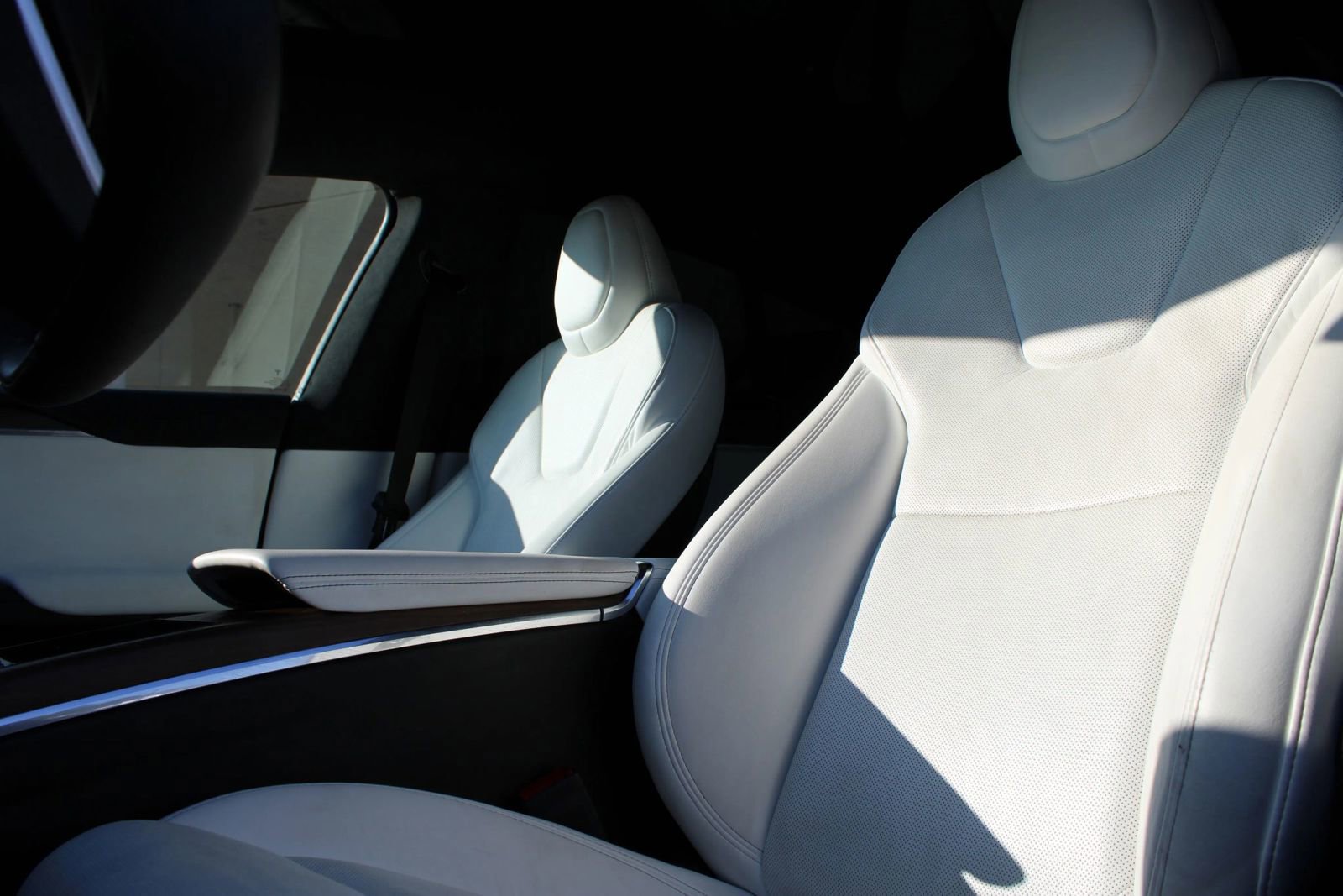 Used 2022 Tesla Model S Standard Range image 9