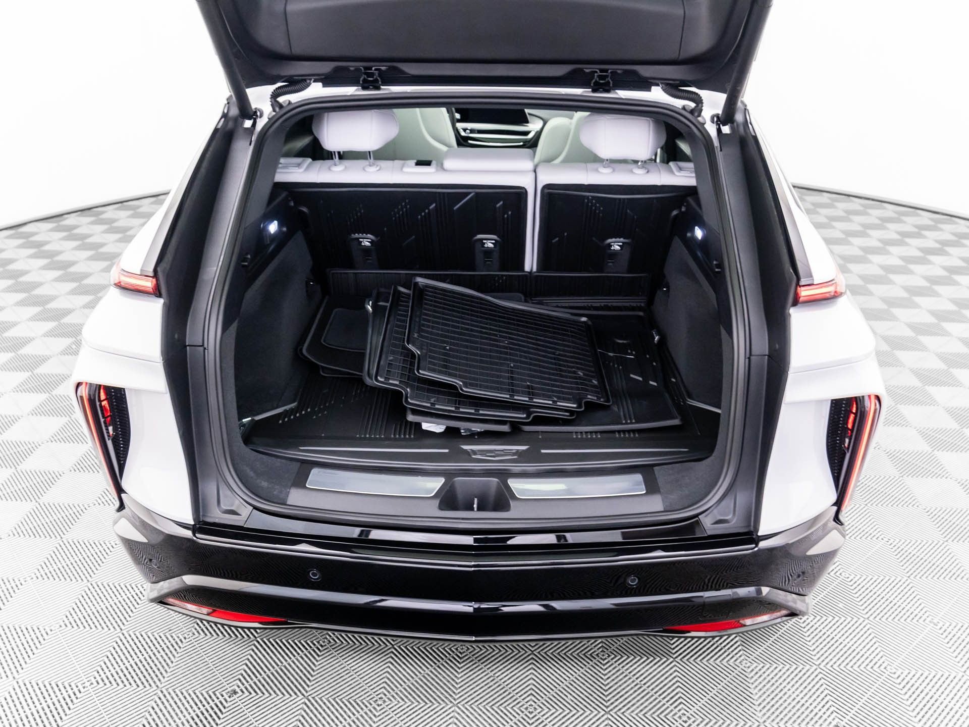 New 2026 Cadillac Lyriq Sport image 30