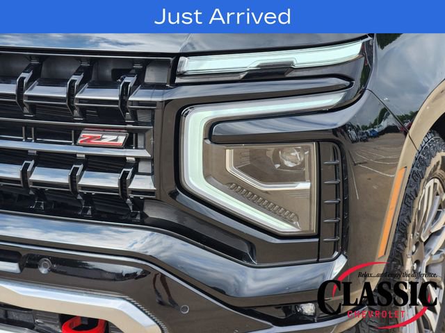 Used 2025 Chevrolet Suburban Z71 w/ Z71 Off-Road Package AWD/4WD image 21