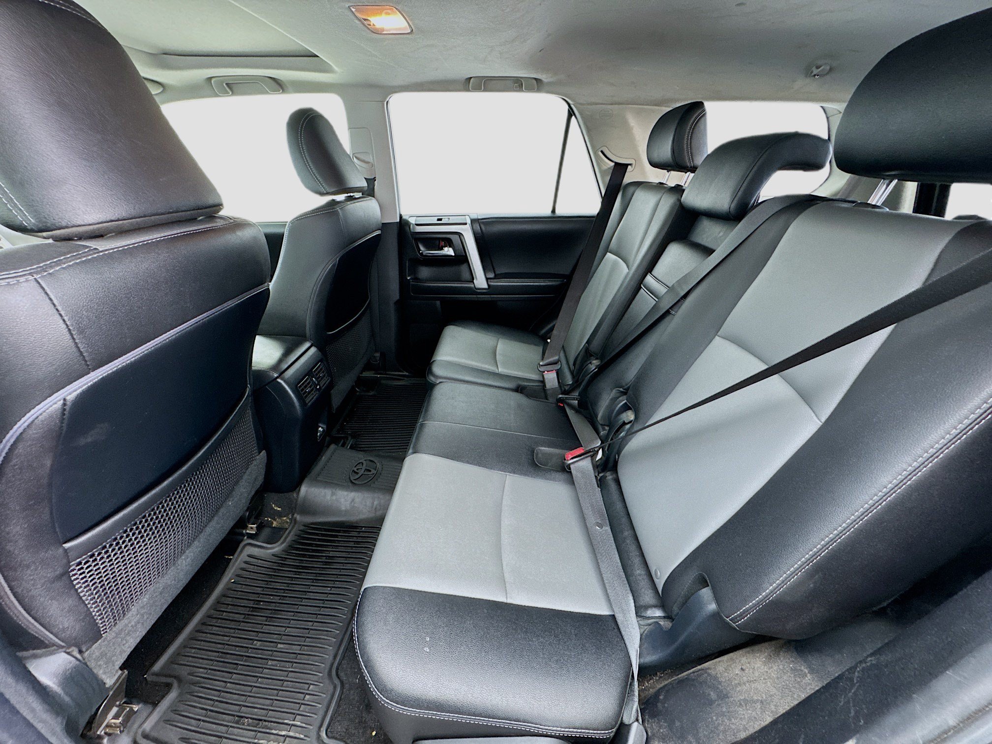 Used 2021 Toyota 4Runner SR5 Premium w/ Moonroof Package RWD image 16