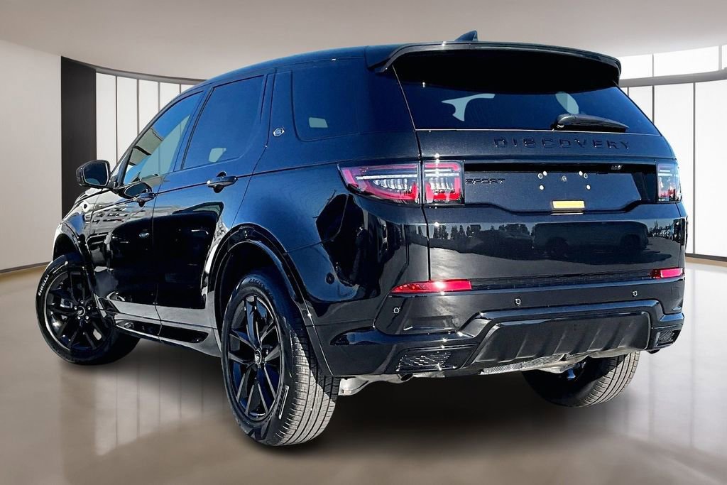 New 2025 Land Rover Discovery Sport Dynamic SE image 3