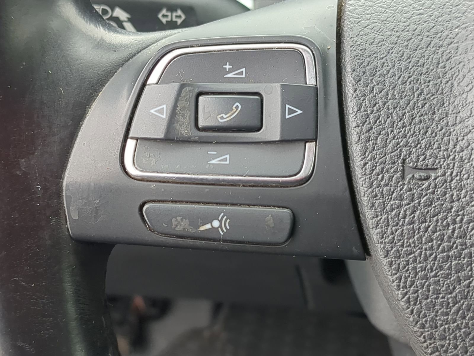 Used 2014 Volkswagen Jetta SE image 25