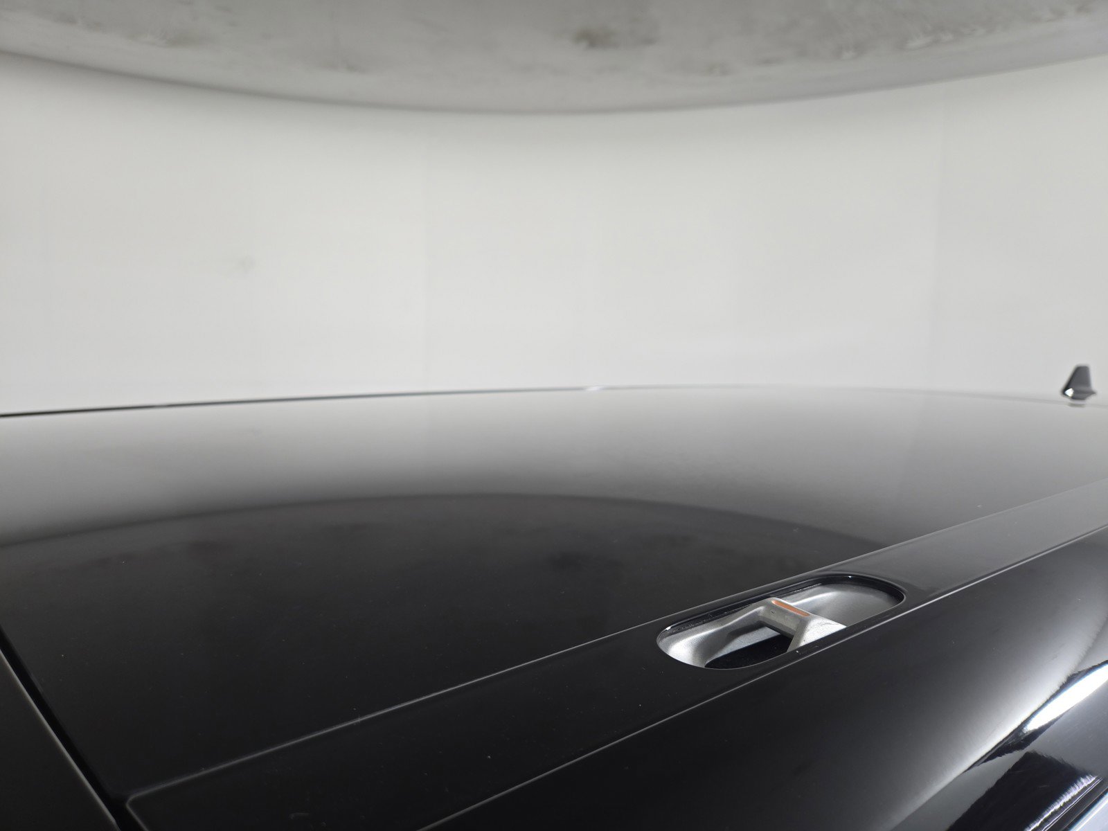 Used 2024 Rivian R1S Adventure AWD/4WD image 13