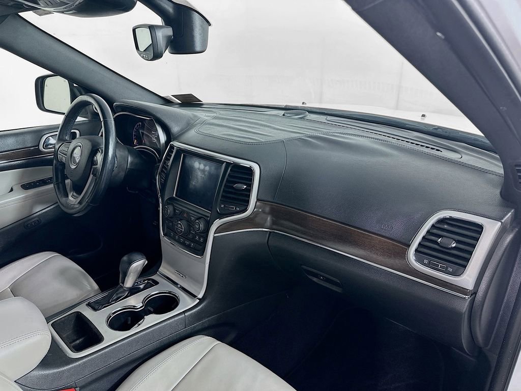 Used 2018 Jeep Grand Cherokee Limited image 32