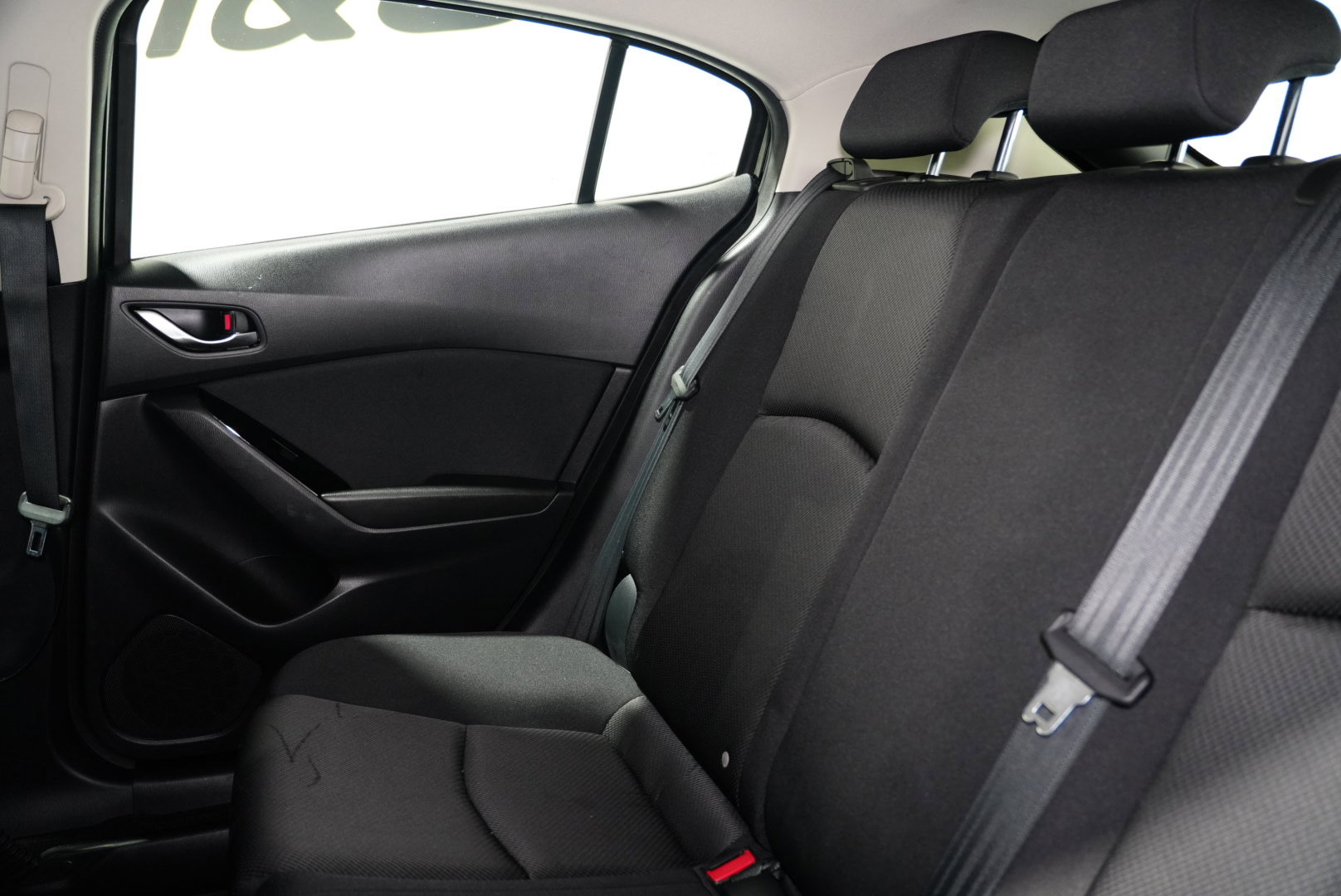 Used 2018 MAZDA MAZDA3 Sport image 18