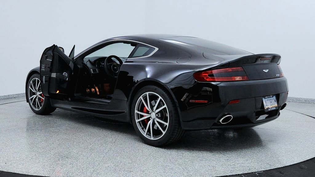 Used 2015 Aston Martin V8 Vantage Coupe image 10
