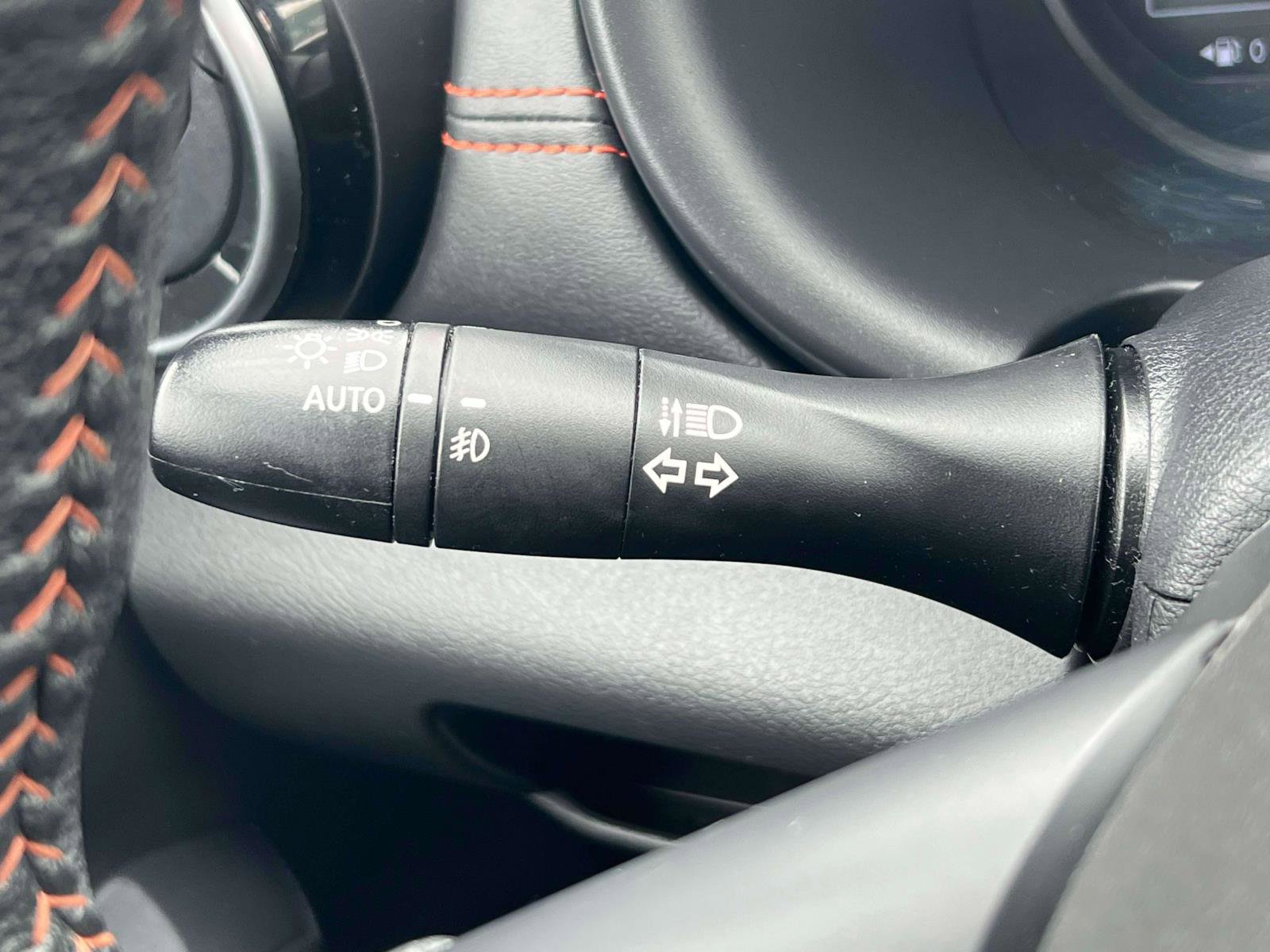 Used 2023 Nissan Kicks SR w/ Exterior Package FWD image 17