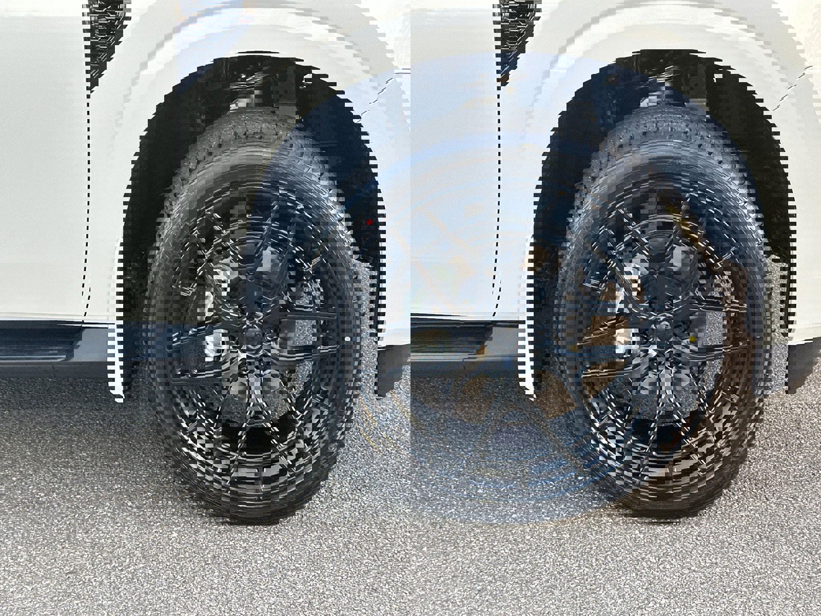 New 2026 Nissan Armada SL w/ Captain's Chari Seat Package image 12