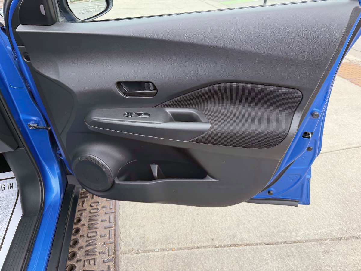 Used 2022 Nissan Kicks S image 21