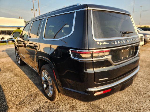 Used 2023 Jeep Grand Wagoneer Series II AWD/4WD image 4