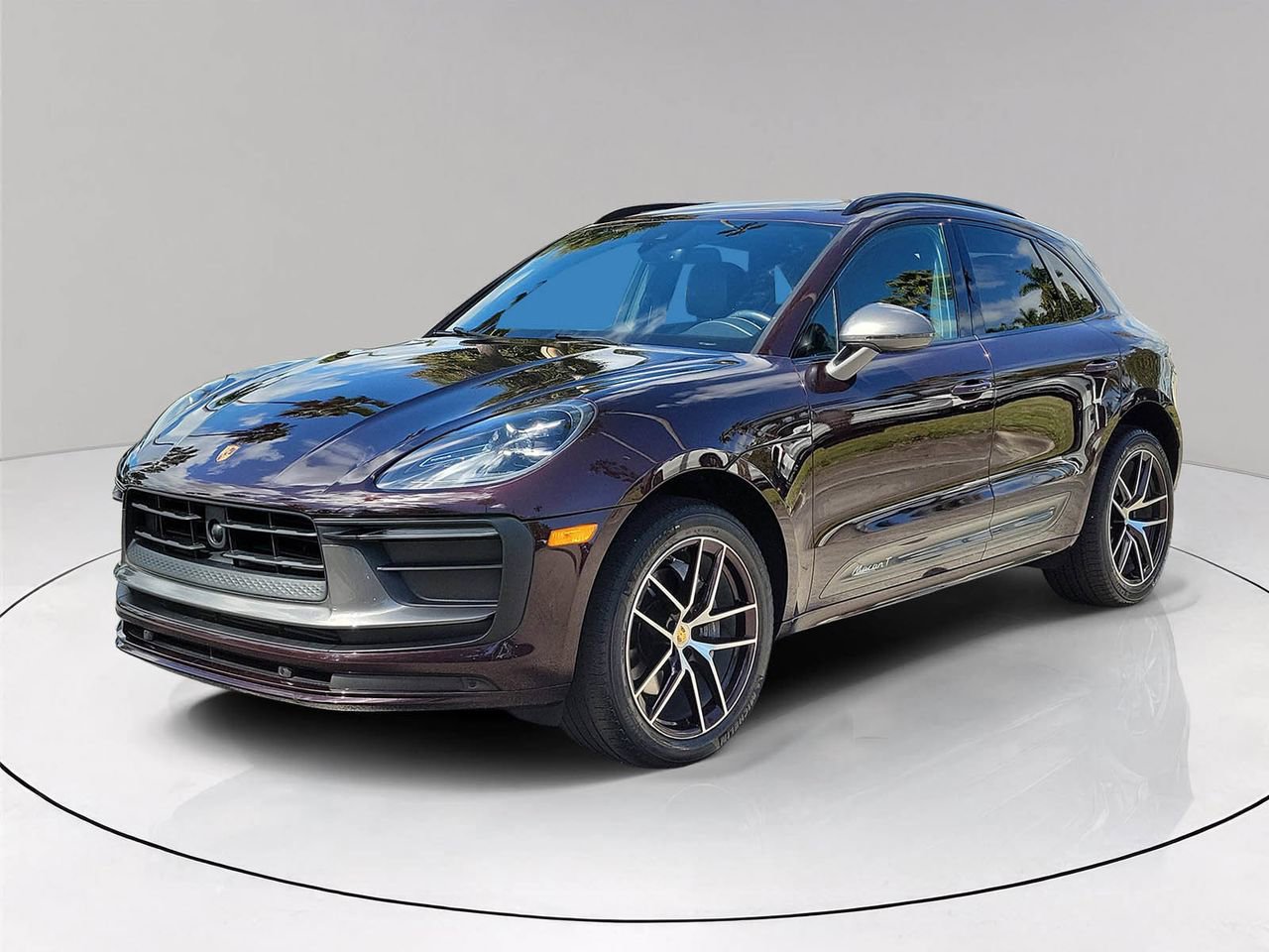 Used 2023 Porsche Macan Turbo image 3