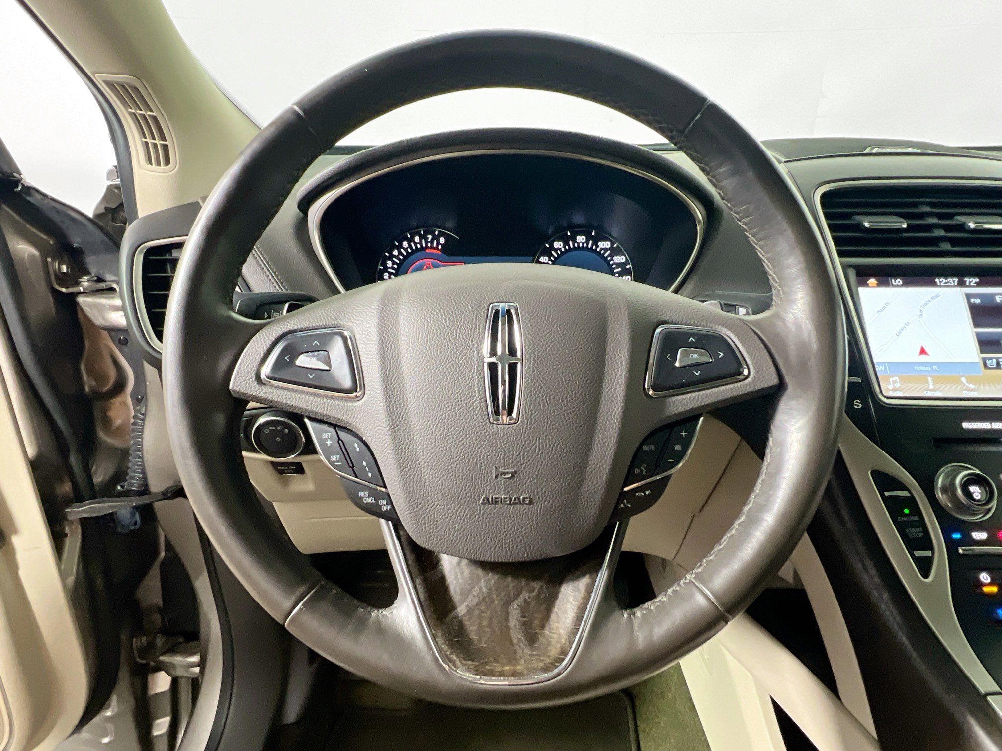 Used 2018 Lincoln MKX Reserve w/ Driver Assistance Package image 17