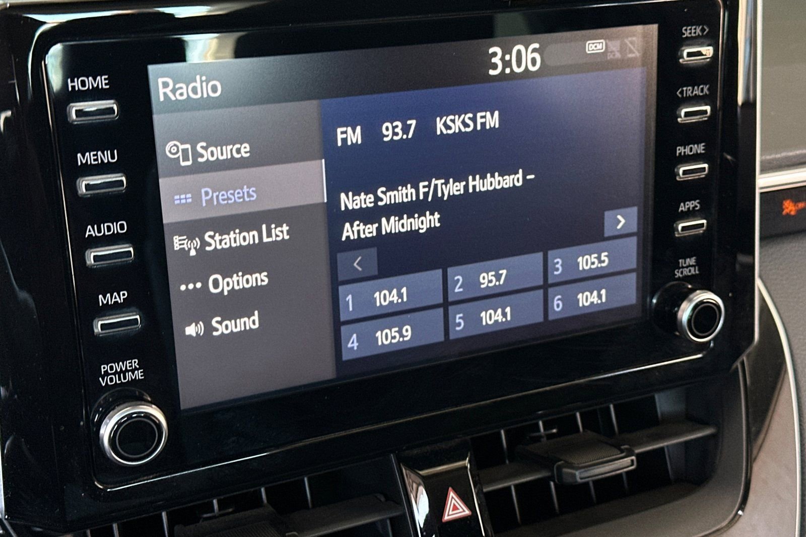 Used 2020 Toyota Corolla LE image 20