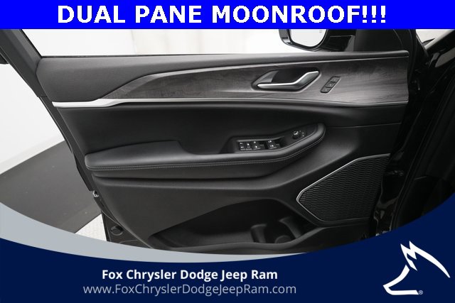 Used 2025 Jeep Grand Cherokee Limited 4xe image 27