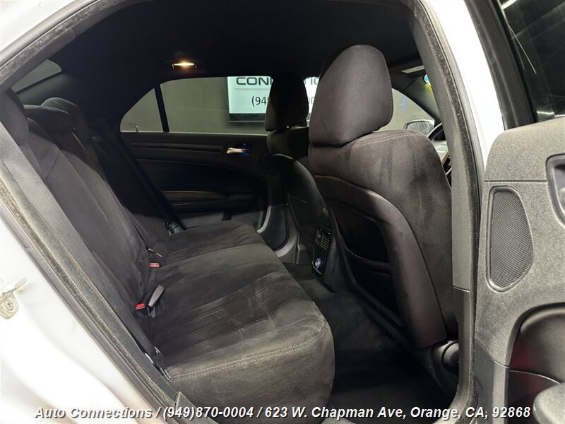 Used 2012 Chrysler 300 S RWD image 8