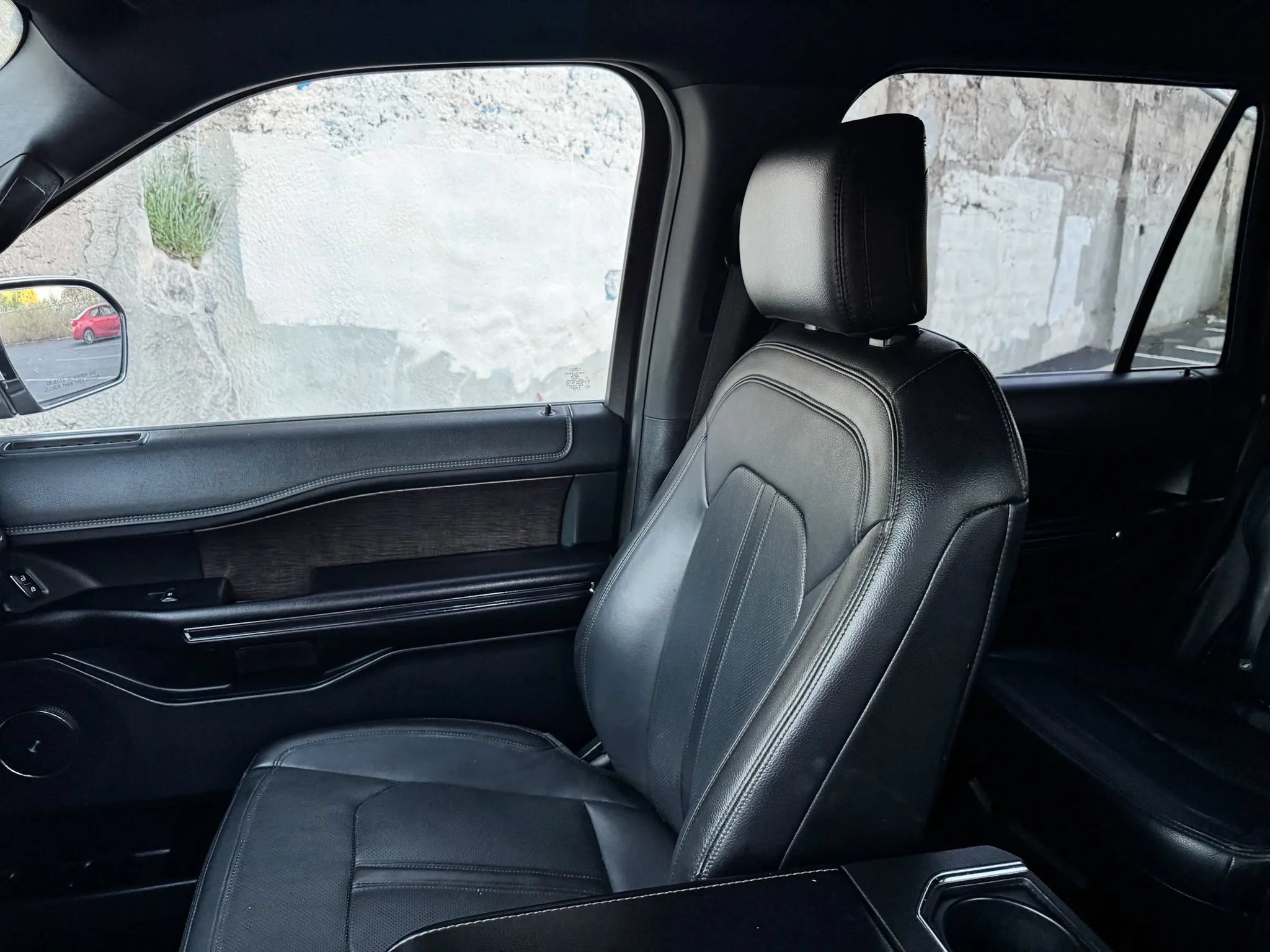 Used 2018 Ford Expedition Limited RWD image 20