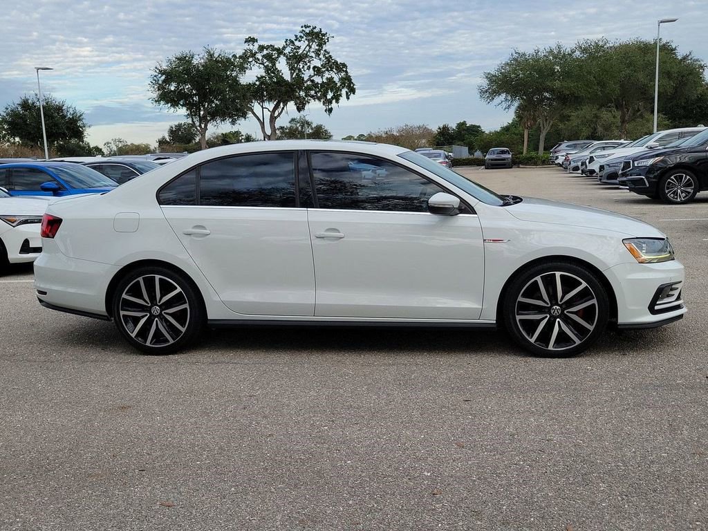 Used 2018 Volkswagen Jetta GLI image 10