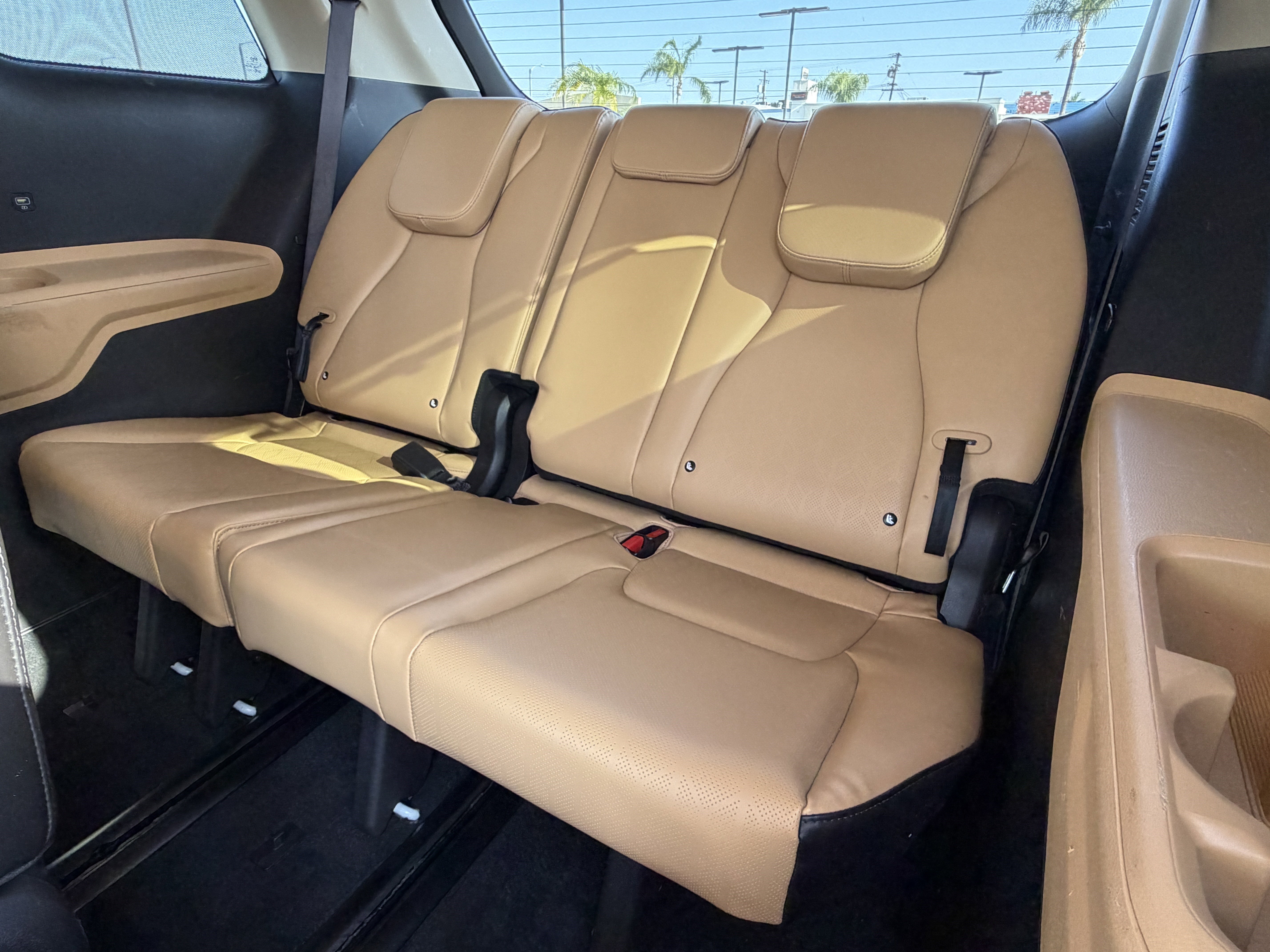 Used 2022 Kia Carnival EX FWD image 28