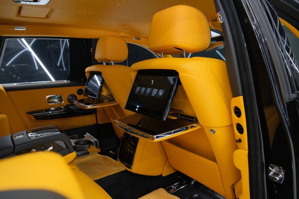Used 2026 Rolls-Royce Phantom Sedan image 47