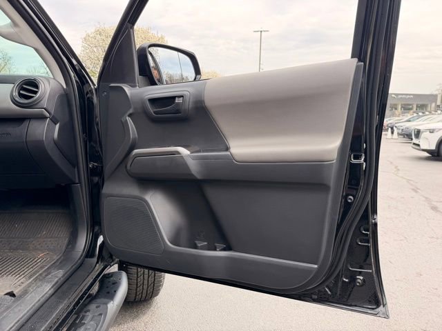 Used 2023 Toyota Tacoma SR5 AWD/4WD image 4