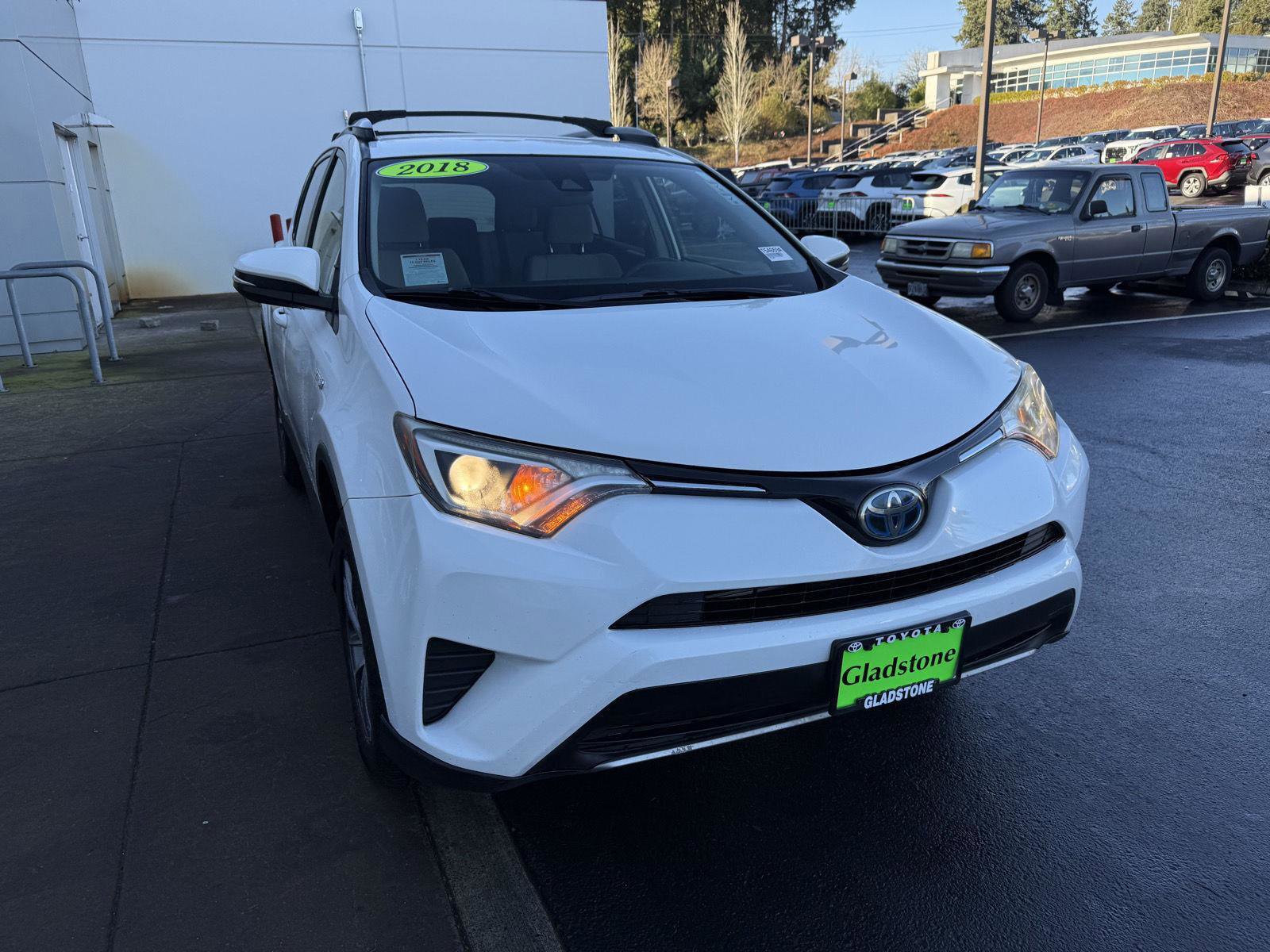 Used 2018 Toyota RAV4 LE image 7