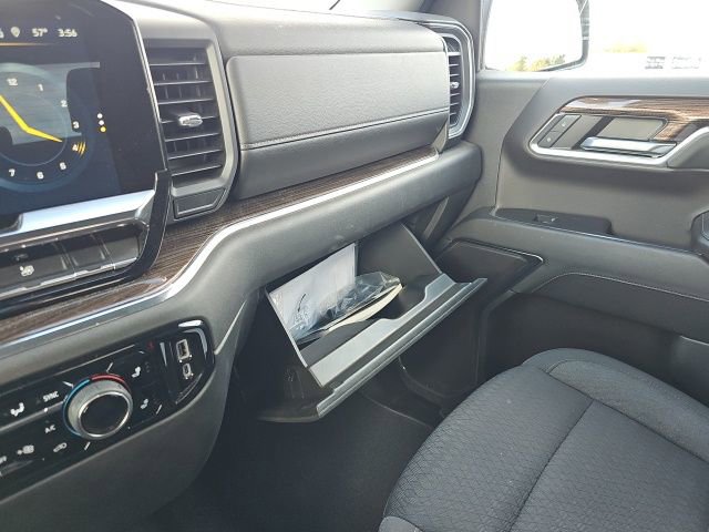 Used 2024 Chevrolet Silverado 1500 LT image 50