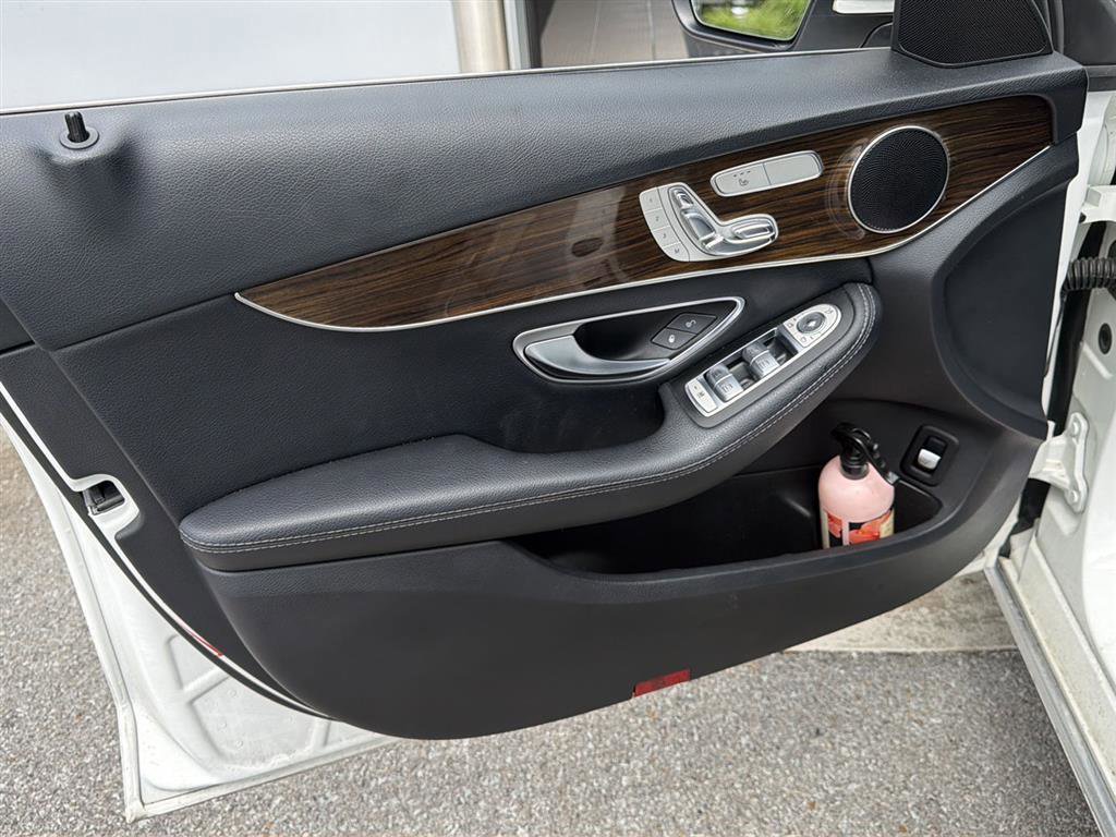 Certified 2018 Mercedes-Benz C 300 Sedan w/ Premium Package image 9