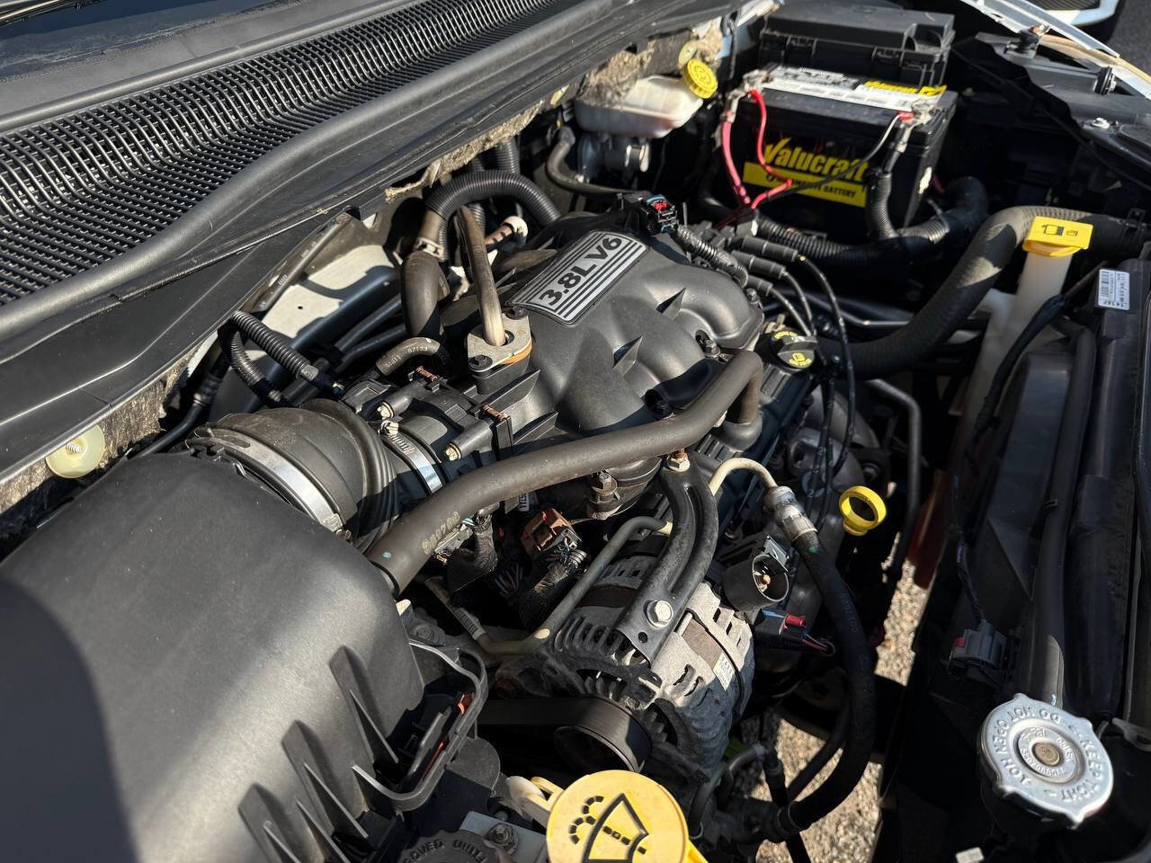 Used 2010 Chrysler Town & Country Touring image 30