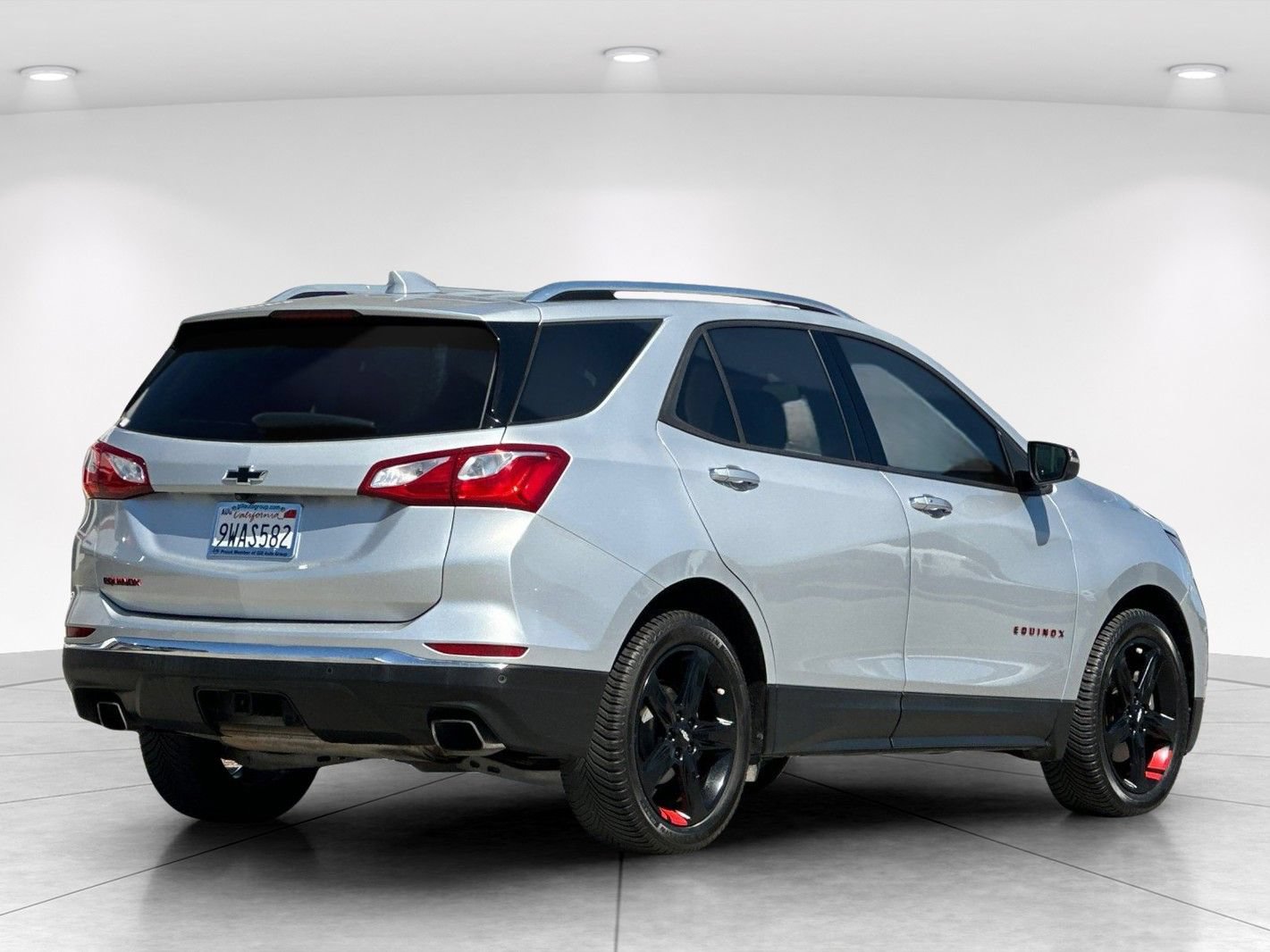 Used 2020 Chevrolet Equinox Premier w/ Premier Redline Edition FWD image 6