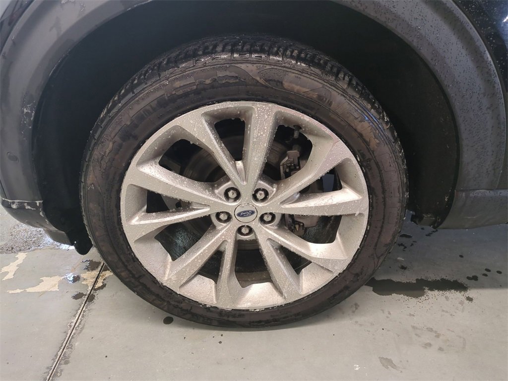 Used 2023 Ford Explorer Platinum w/ Technology Package image 9