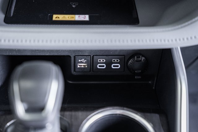 Used 2024 Toyota Highlander Platinum image 27