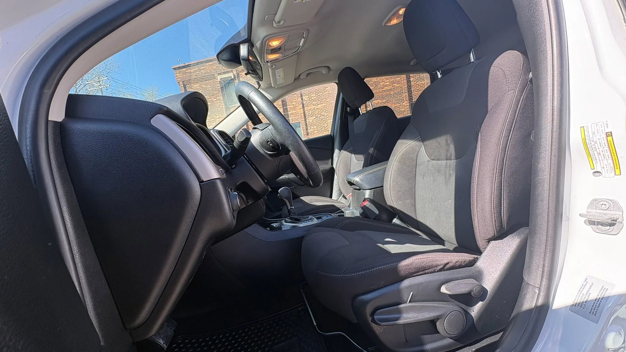 Used 2017 Jeep Cherokee Latitude w/ Cold Weather Group AWD/4WD image 2