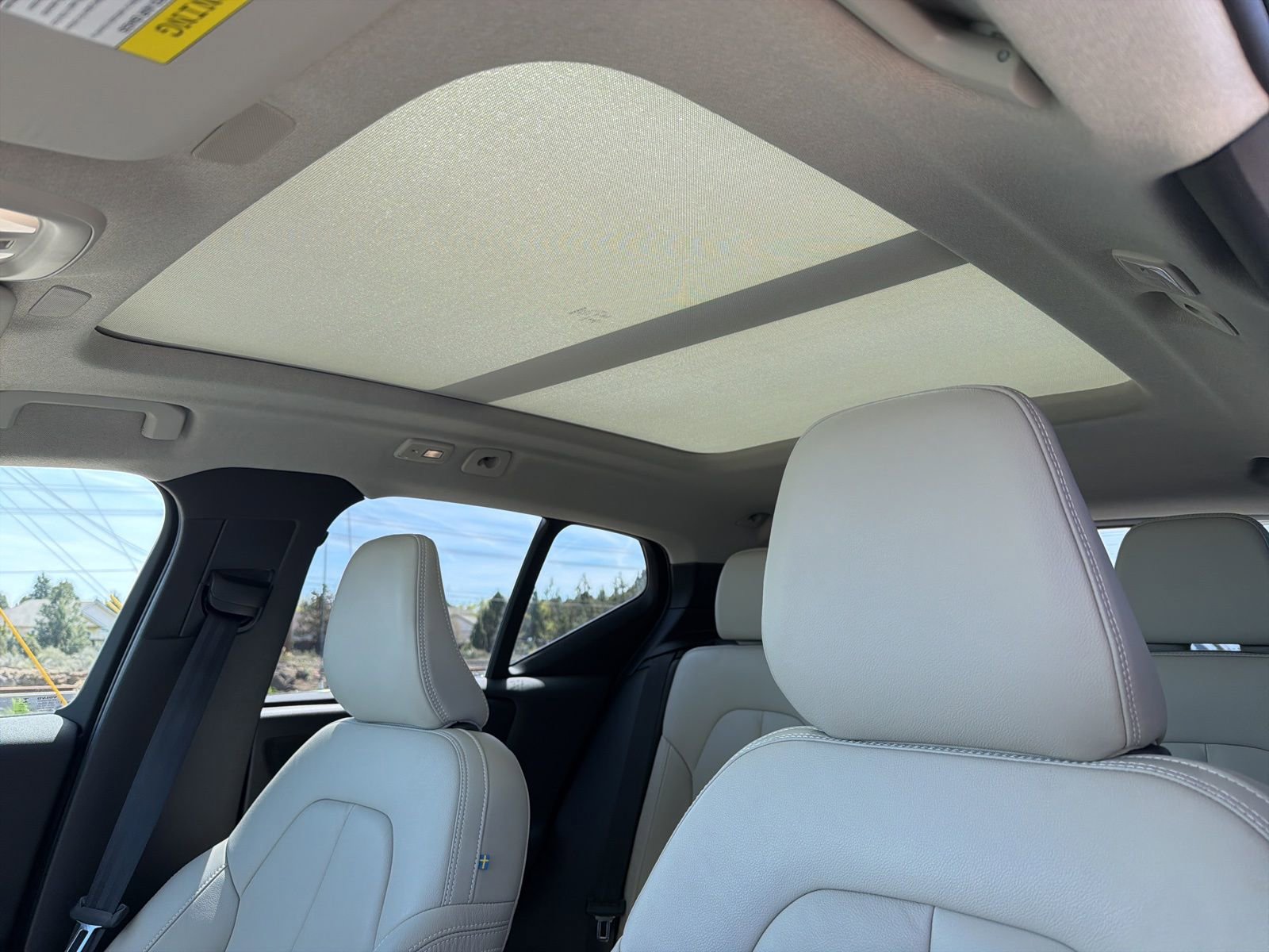 Used 2023 Volvo XC40 B5 Plus w/ Protection Package Premier image 17