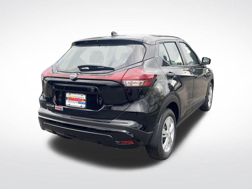 New 2025 Nissan Kicks Play S image 5