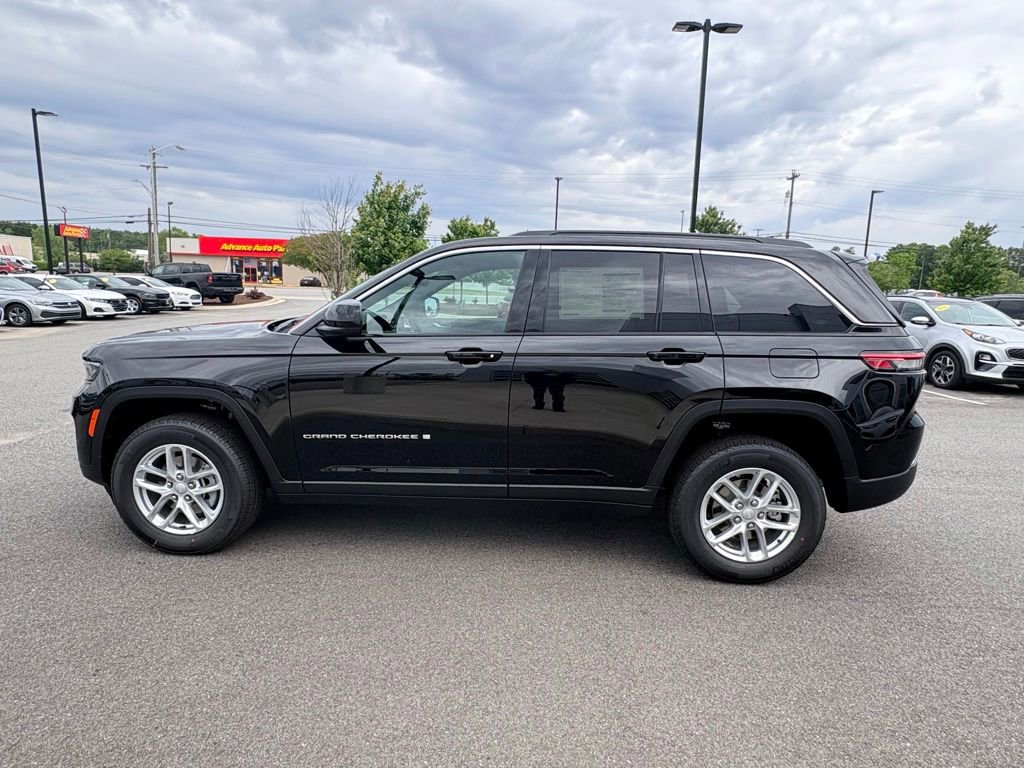 New 2026 Jeep Grand Cherokee Laredo RWD image 9