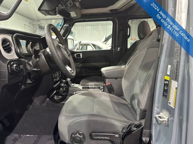 Used 2024 Jeep Wrangler Sahara w/ Technology Group image 10