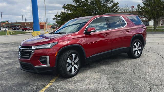 Used 2023 Chevrolet Traverse LT w/ LT Premium Package AWD/4WD image 5