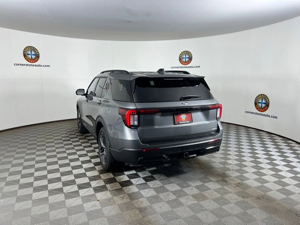 Used 2025 Ford Explorer ST-Line w/ ST-Line Street Pack AWD/4WD image 21