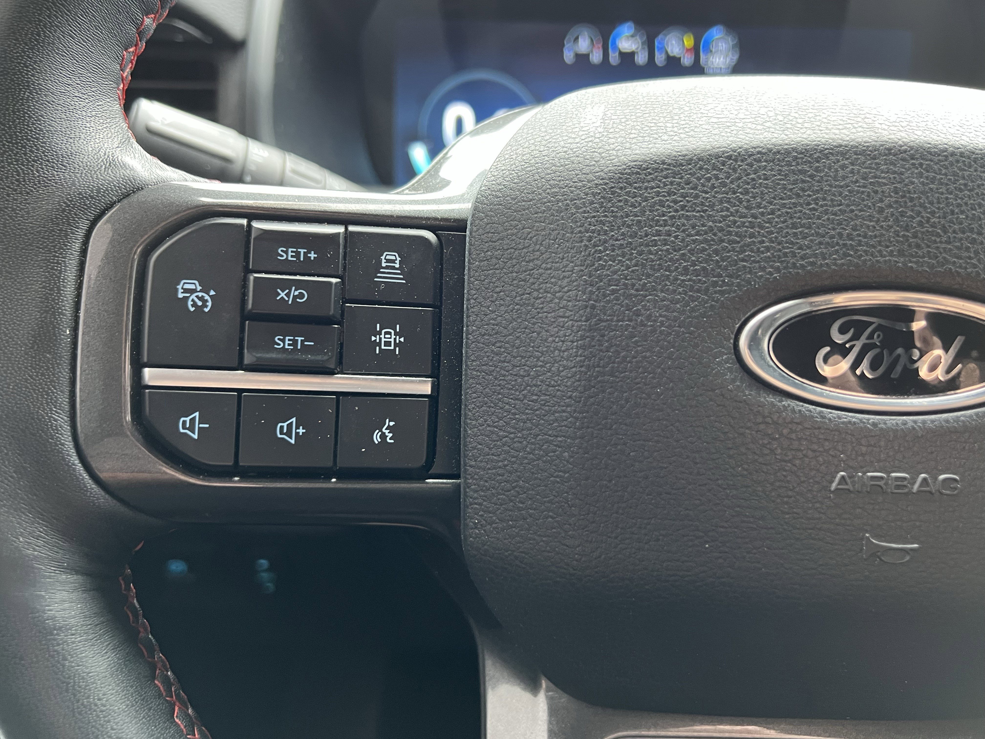 Used 2024 Ford Expedition Limited AWD/4WD image 19